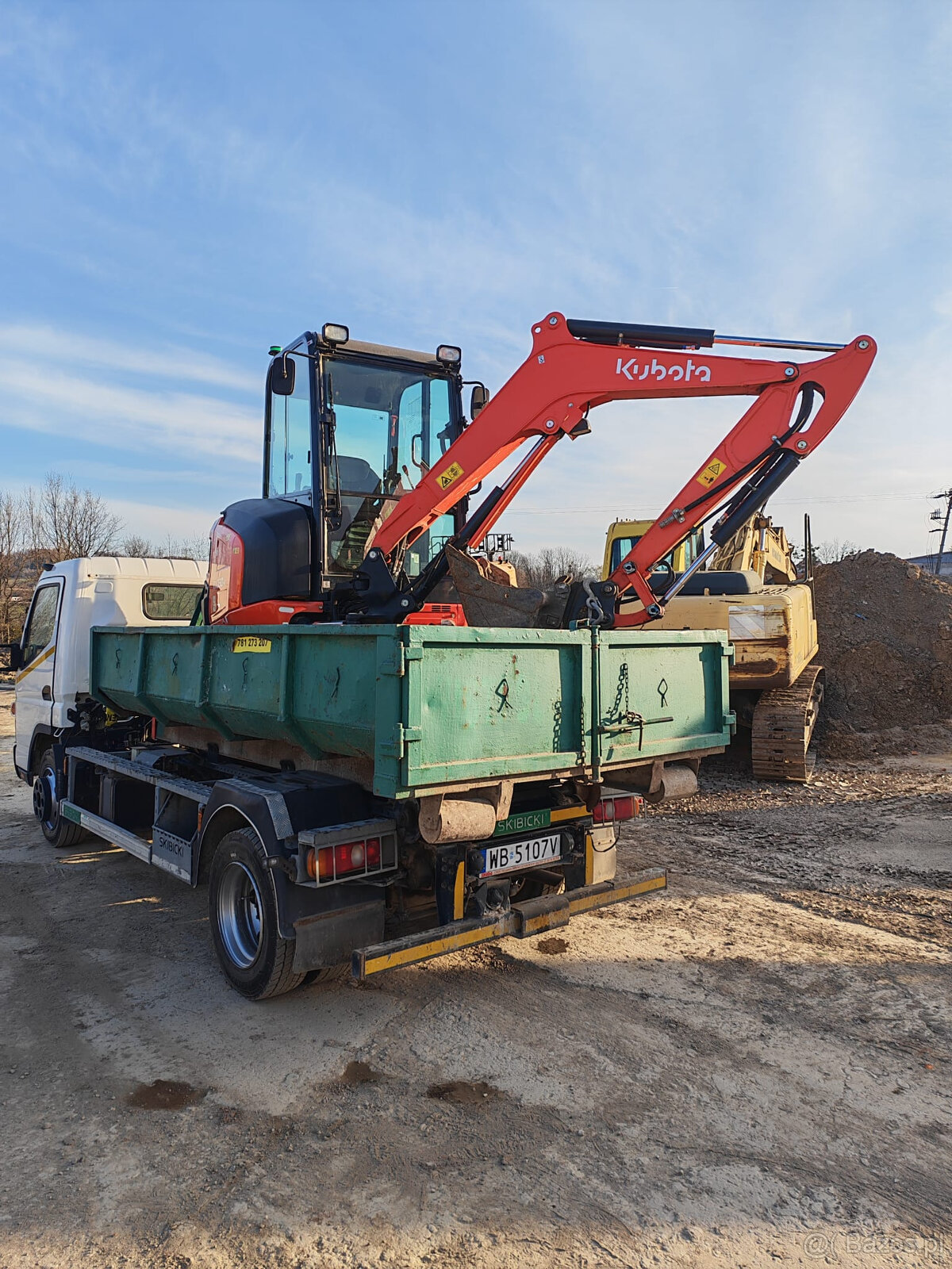 REZEWACJA Mitsubishi Fuso Canter hakowiec 4x2 Kontener - 9