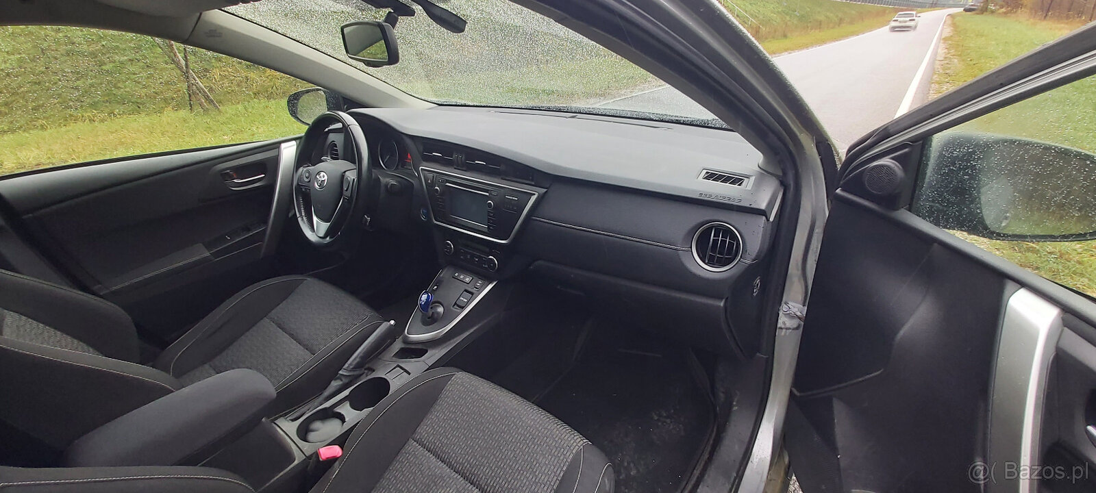 Toyota Auris 1.8 Hybryda 2014r 173 tyś km Kamera Hands-Free - 9
