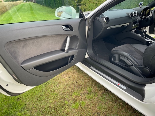 Sprzedam audi TT 2xS-line 2.0tdi 4x4quattro z 2011 roku . Ki - 9