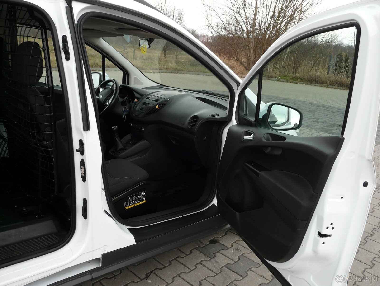 Ford Transit Courier - 9