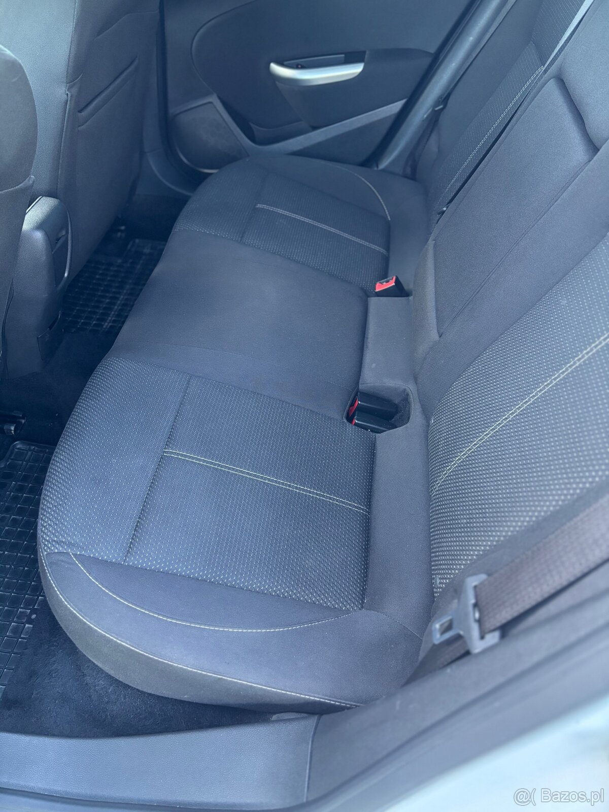 Opel Astra J 1.6T 2011 hatchback - 9