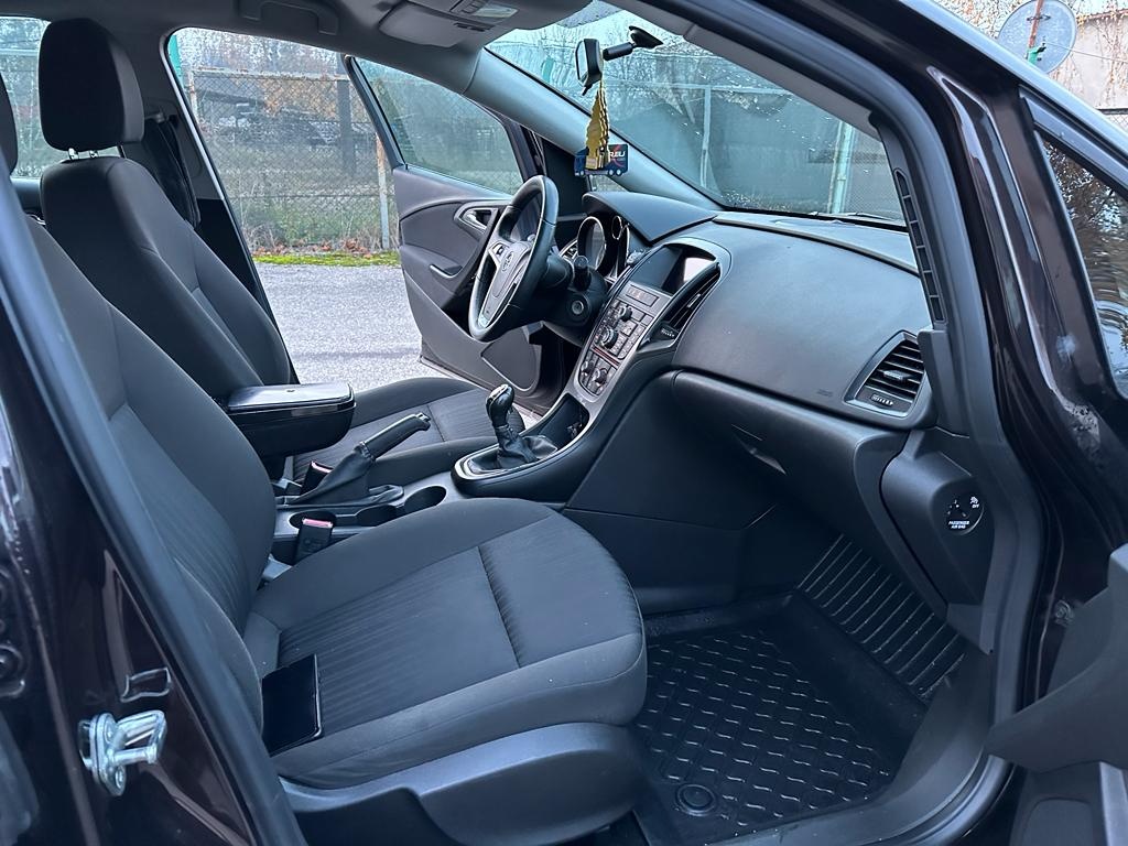 Sprzedam Opel Astra - 9