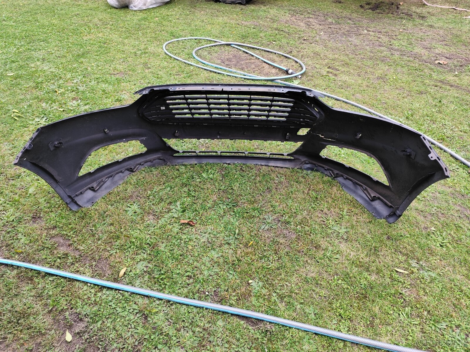 Przedni zderzak do Ford Mondeo MK5 - 9