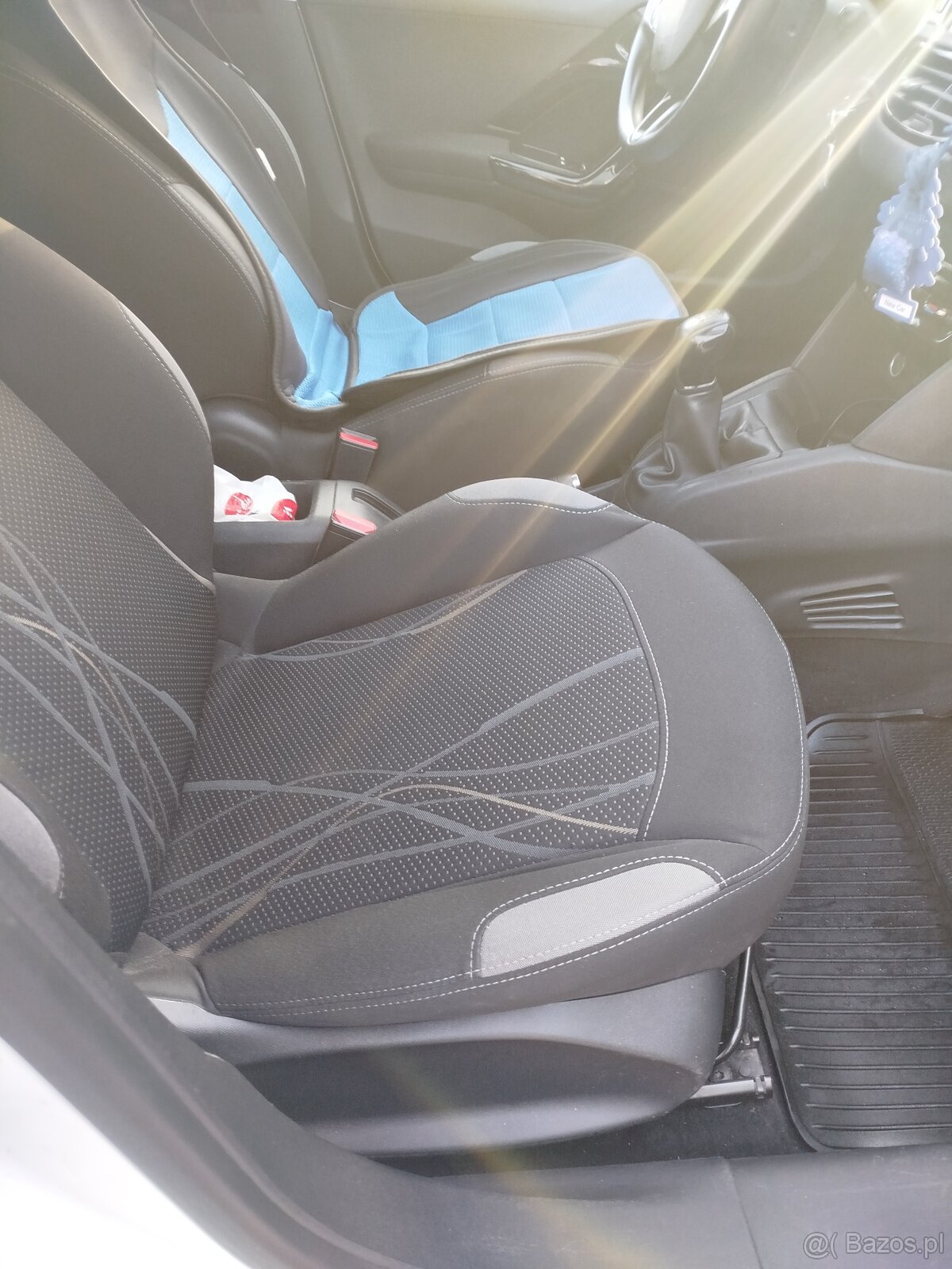 Peugeot 208 - 9