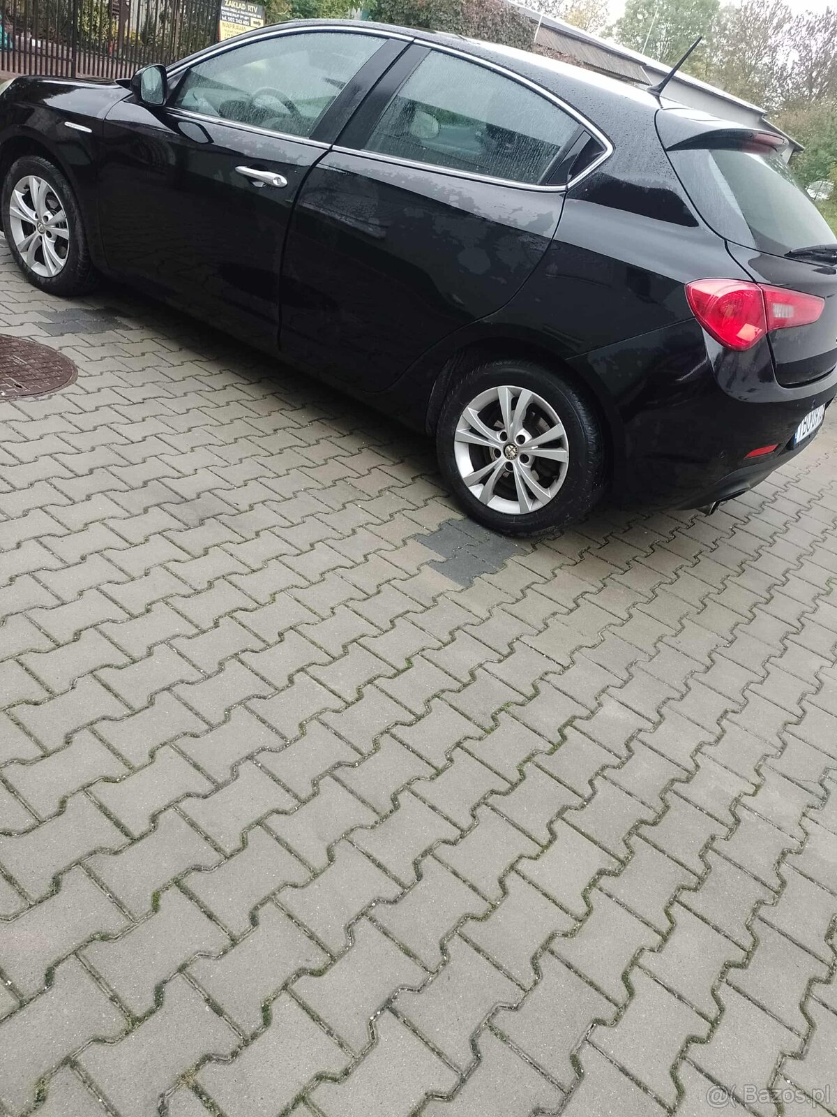 Sprzedam samochód osobowy - 9