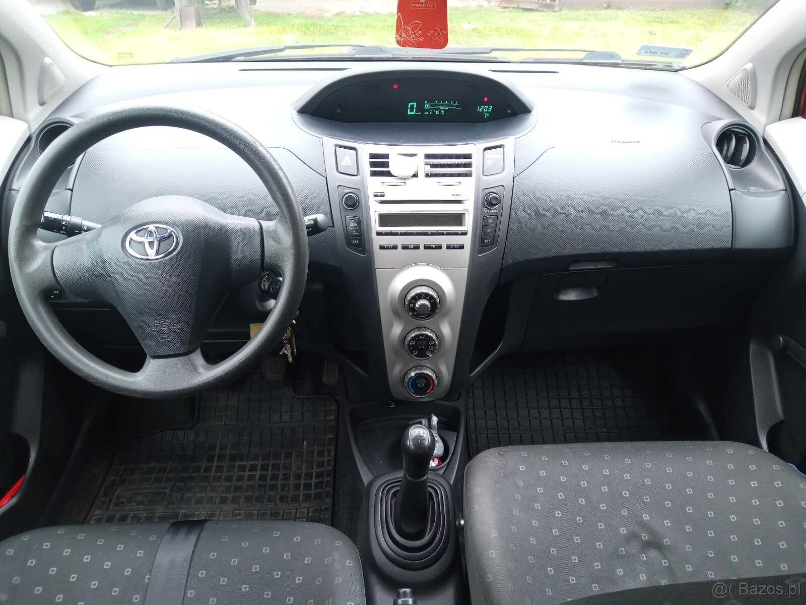Toyota Yaris II 1,3 VVT-i benzyna 87KM - 9