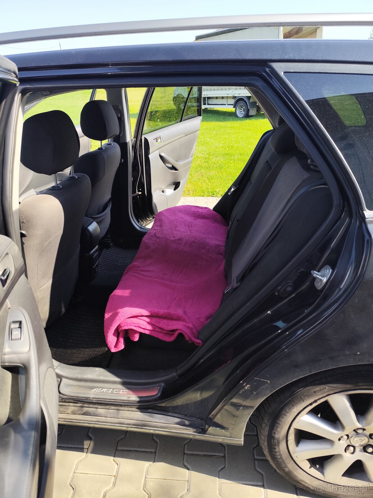 Sprzedam Toyota Avensis II 2005 - 9
