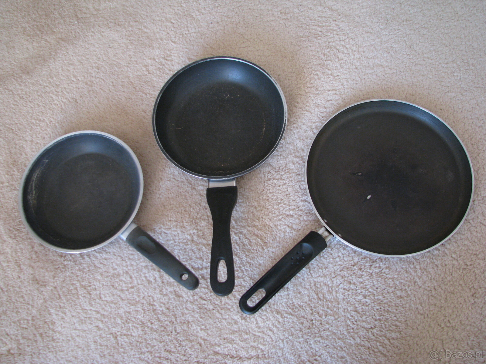 Emaliowane garnki, pokrywki, patelnie, miski, durszlak, kosz - 9