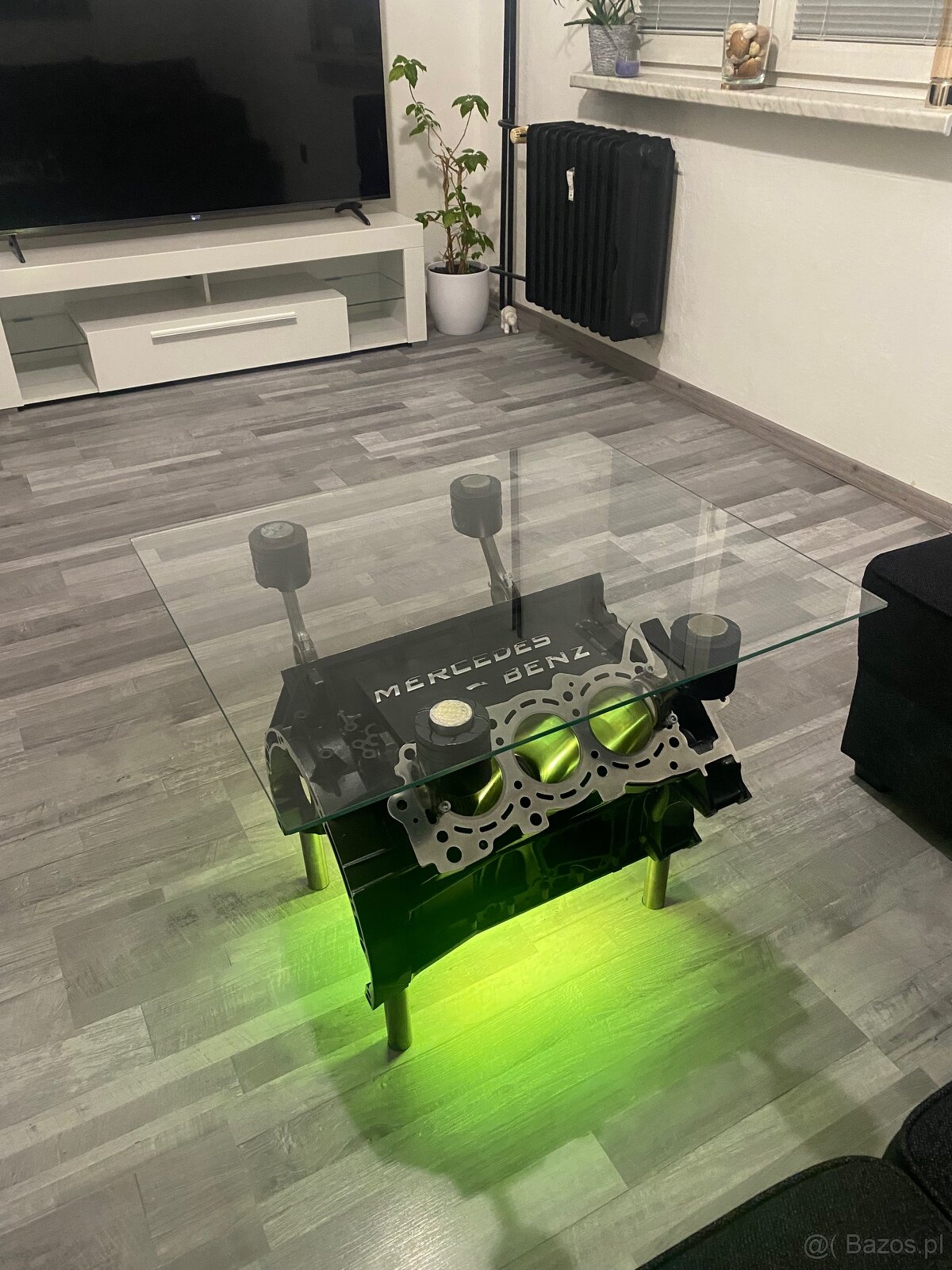 Stół z bloku silnika Mercedes-Benz V6 - 9