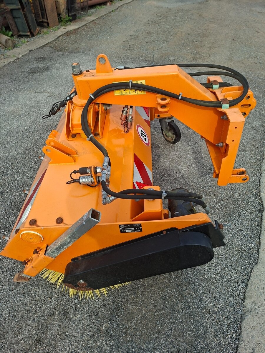 Przednia szczotka do ciągnika ZAR 14 - 9