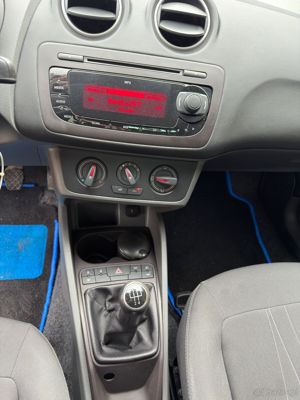 Seat Ibiza combi 1,4 16V pelna opcja model 2012 - 9