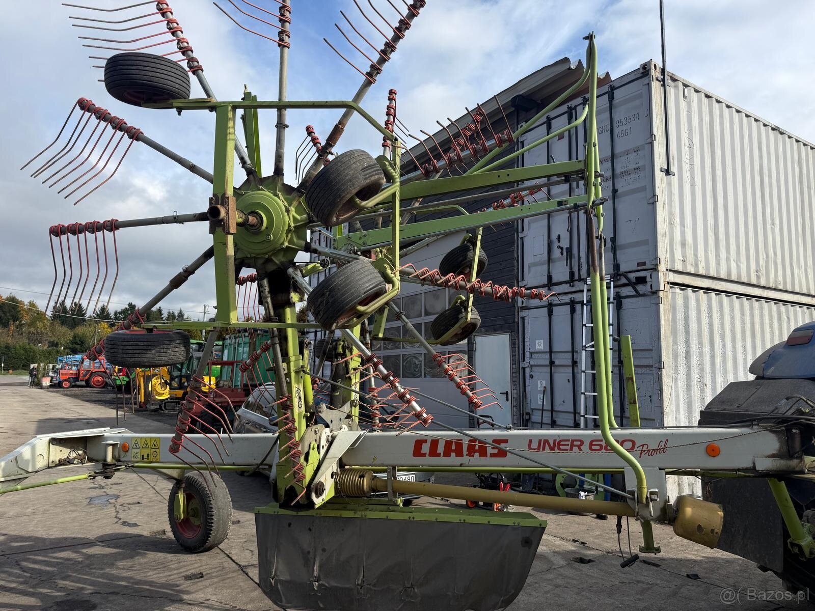 Zgrabiarka karuzelowa Claas Liner 680 cena 19900 zł.Lokaliza - 9
