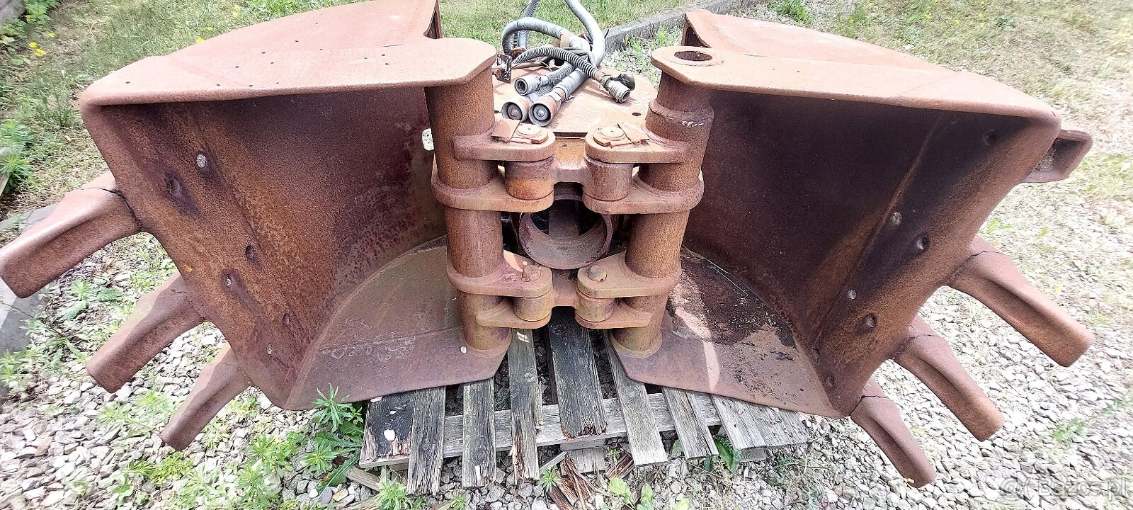 Hydrauliczny chwytak dwuszczękowy - 9