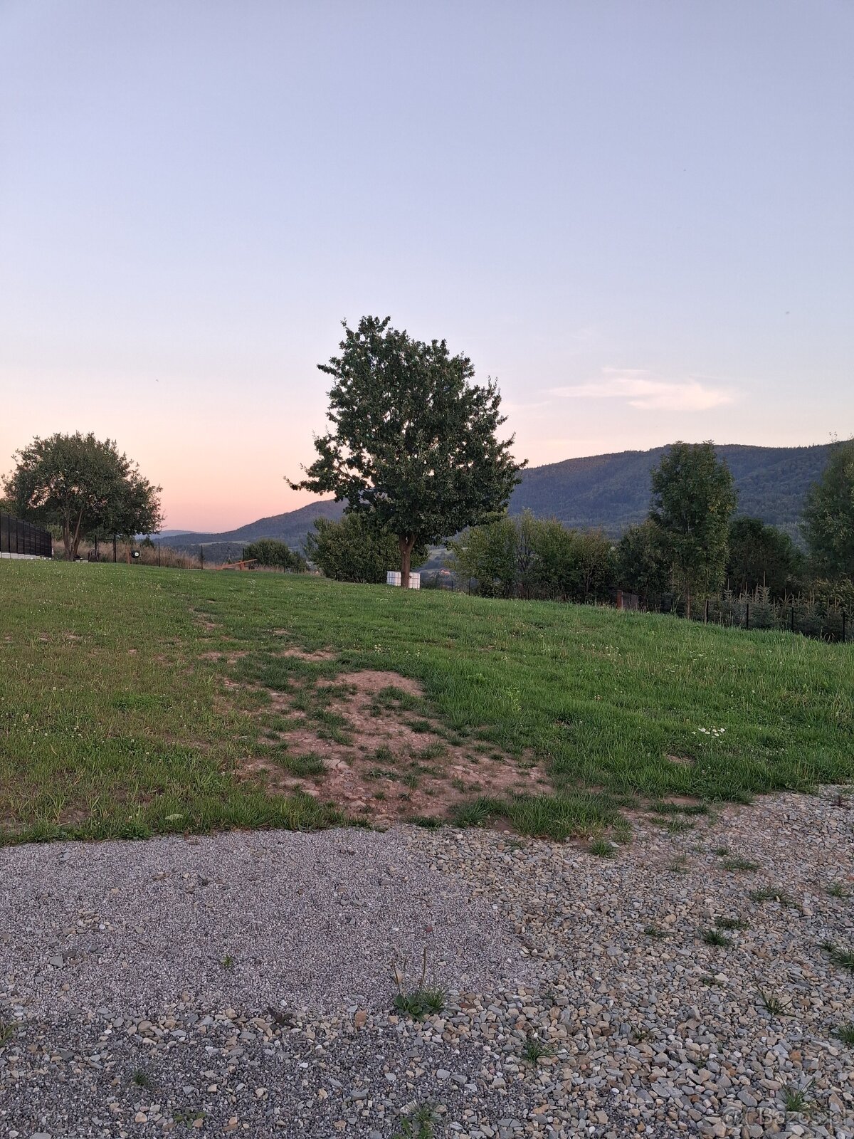 Sprzedam działkę budowlaną - 9