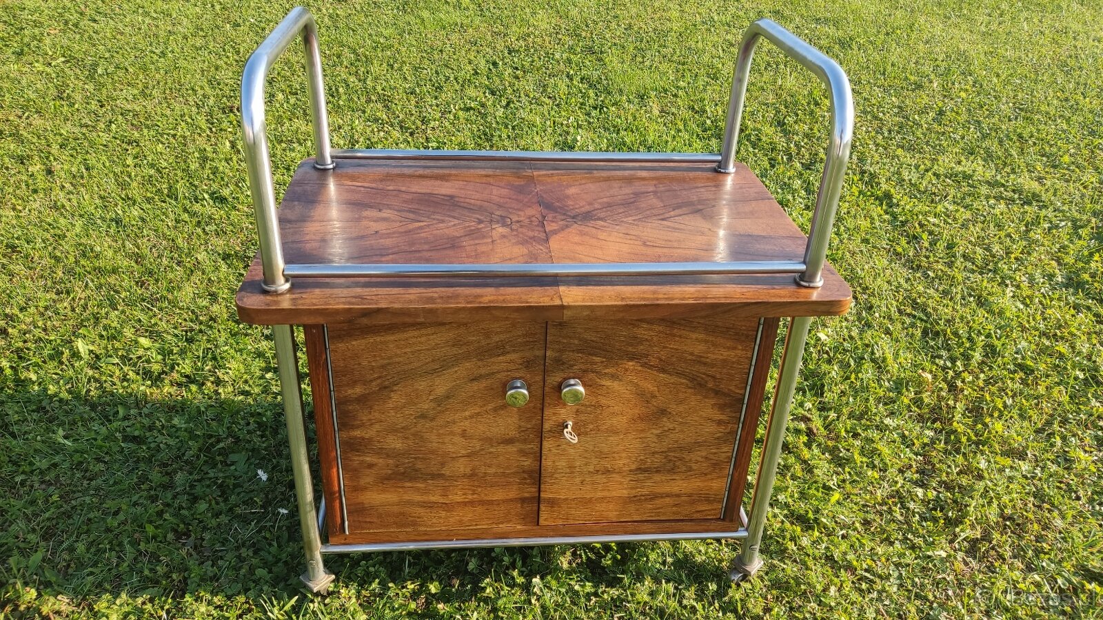 Chromový funkcionalistický servírovací stolek - 9