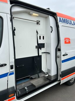 VW Crafter - 2.0 TDI Ambulans / Karetka - 9