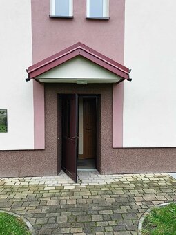 Mieszkanie z ogródkiem - 9