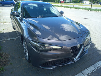 Alfa Romeo Giulia 2.2d - 9