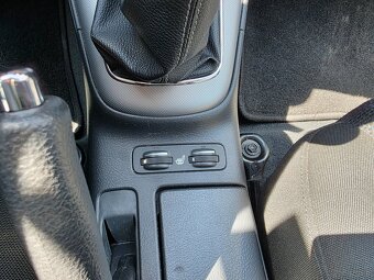 Toyota Avensis 2.2 D-CAT Premium - 9