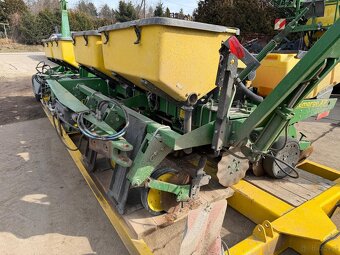 Siewnik do kukurydzy John deere  8rzedowy  cena 39900zl - 9