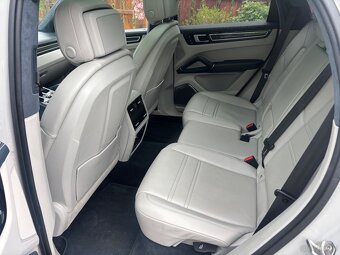 Porsche cayenne - 9