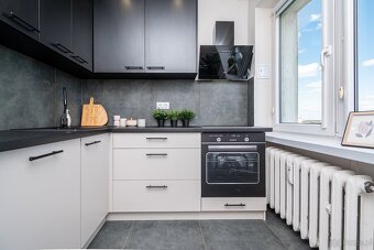 Mieszkanie o powierzchni 38.68m2, balkon, IV p., os. Asnyka - 9