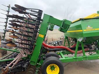 Siewnik zbozowy John Deere 740A  szer robocza 6m rok pr 2019 - 9