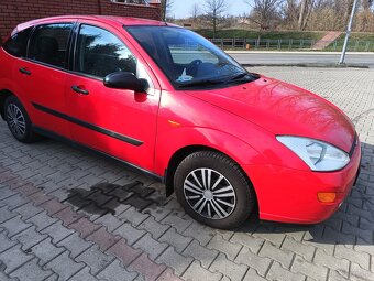 Ford Focus 1.6 - 9