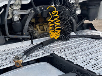 Sprzedam ciągnik siodłowy MERCEDES-BENZ ACTROS 1848 E6 - 9