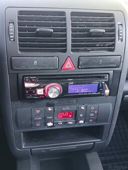 Audi A2 1,4tdi  283715 km - 9