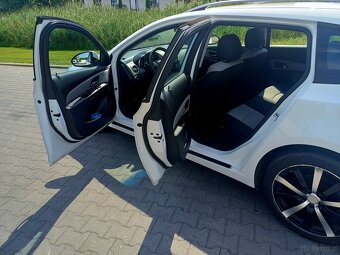 Chevrolet Cruze 1.6 LS Benzyna 2013r - 9