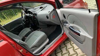 Sprzedam bardzo ładnego Daewoo kalos 2004 rok bardzo ładny - 9