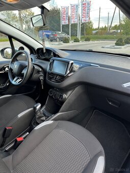 Peugeot 208 - 9