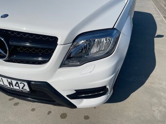 Sprzedam Mercedes-Benz GLK 350 Benzyna - 9