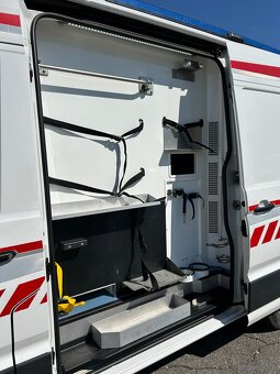 VW Crafter - 2.0 TDI Ambulans / Karetka - 4x4 DSG - 9
