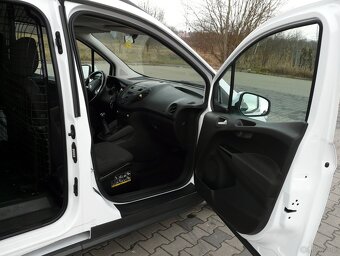 Ford Transit Courier - 9
