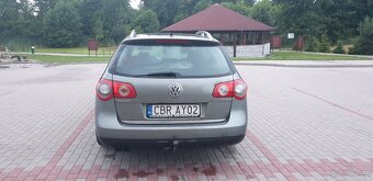 VW Passat Kombi 1.9 2007 r. - 9