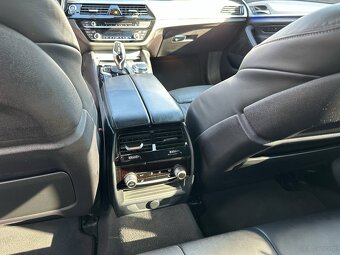BMW 540i xDrive - 9