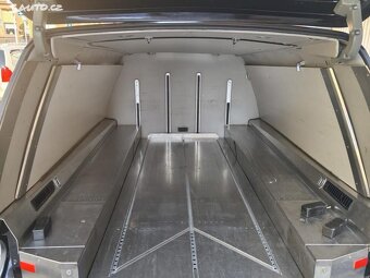 Mercedes-Benz Třídy E SAMOCHÓD POGRZEBOWY 1.Maj. - 9