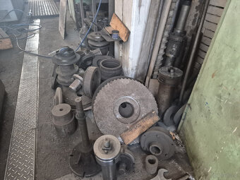 Horizontal Gear Hobbing Machine Kolomna model 5B370 - 9