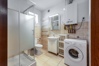 Urokliwy apartament z 3 sypialniami przy Rynku Głównym - 9