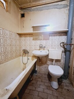 2 pokojowe mieszkanie, 42,4 m², parter, do remontu – Centrum - 9