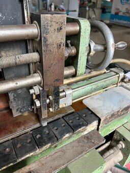 Uniwersalny podajnik elementów do maszyny z magazynkiem - 9