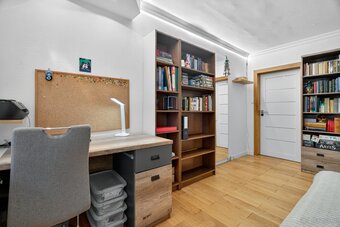 BEZPOŚREDNIO. Przytulne mieszkanie na parterze w centrum S - 9