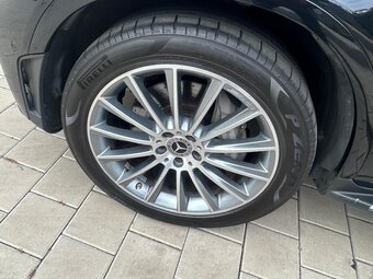 Mercedes-Benz GLC 300 d - 9