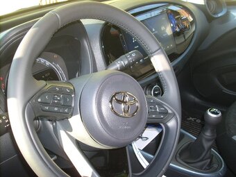 TOYOTA  AYGO  X  CROS  STYLE - 9