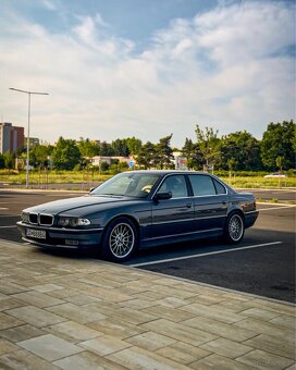 BMW e38 740iL - 9