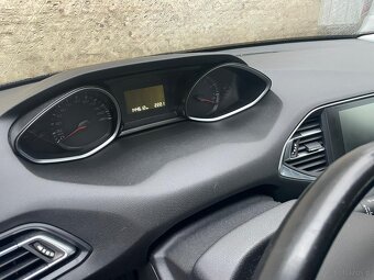 Peugeot 308 1.2 i 81kw, r.11/2015, klimatyzacja, uszkodzony - 9