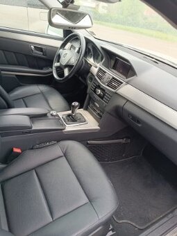 Mercedes -Benz E 220 CDI - 9