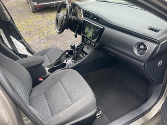 Toyota Corolla 1.6i 97kw, r.2019, klimatyzacja, 1. wlascicie - 9